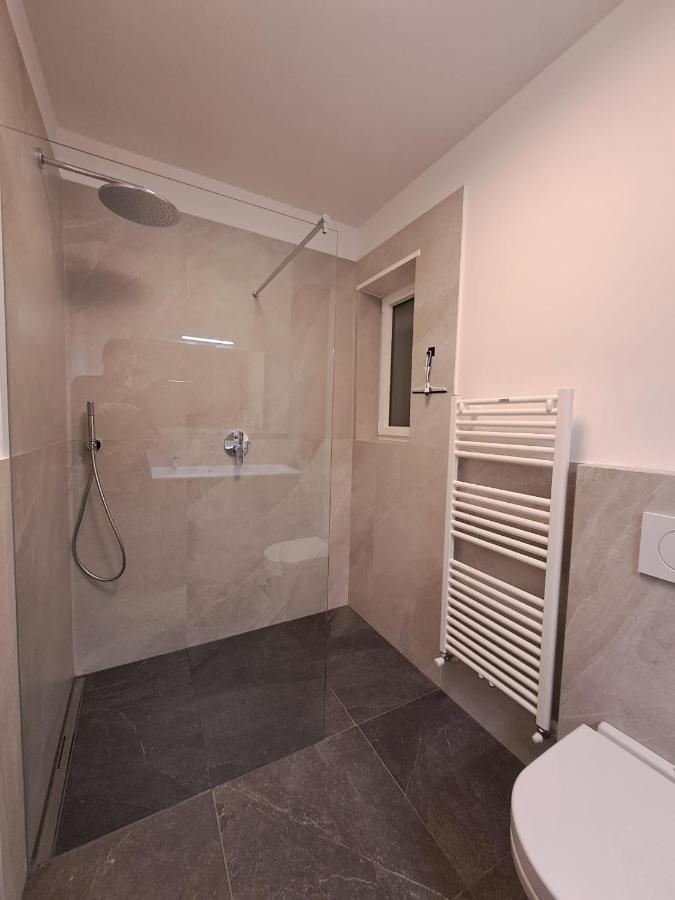 Guesthouse Le Palme Postal / Burgstall Εξωτερικό φωτογραφία