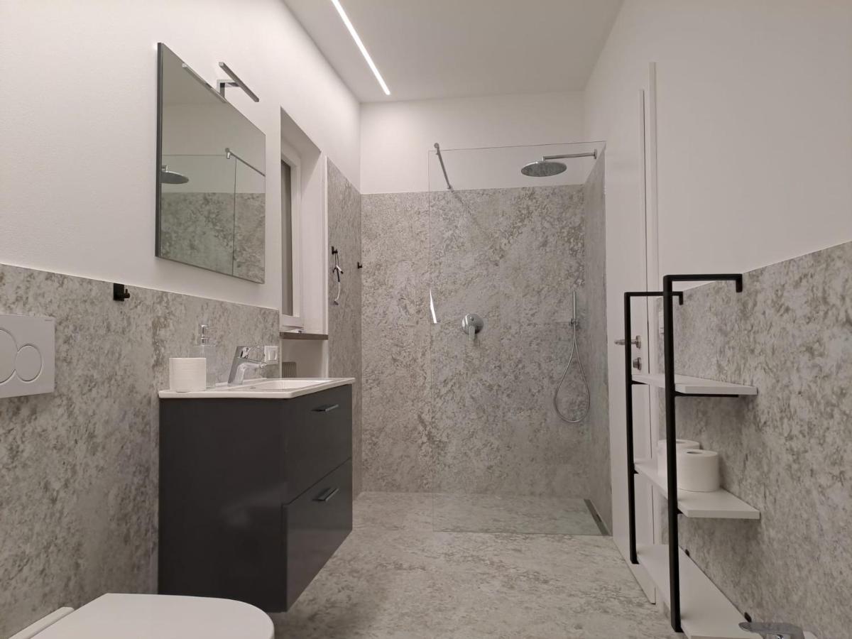 Guesthouse Le Palme Postal / Burgstall Εξωτερικό φωτογραφία